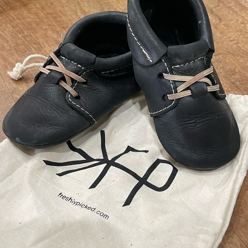 Freshly Picked Size 5 Black Leather Moccasins Minimalist Design